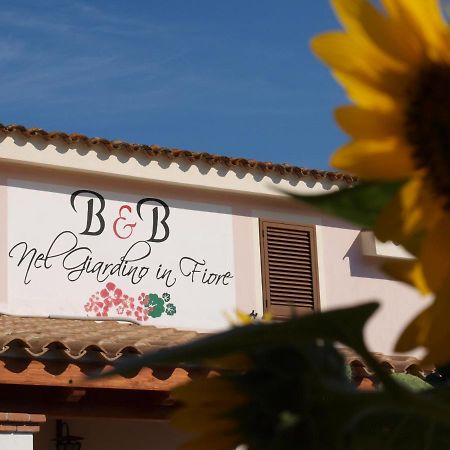 B&B Nel Giardino In Fiore Olia Speciosa Exterior foto
