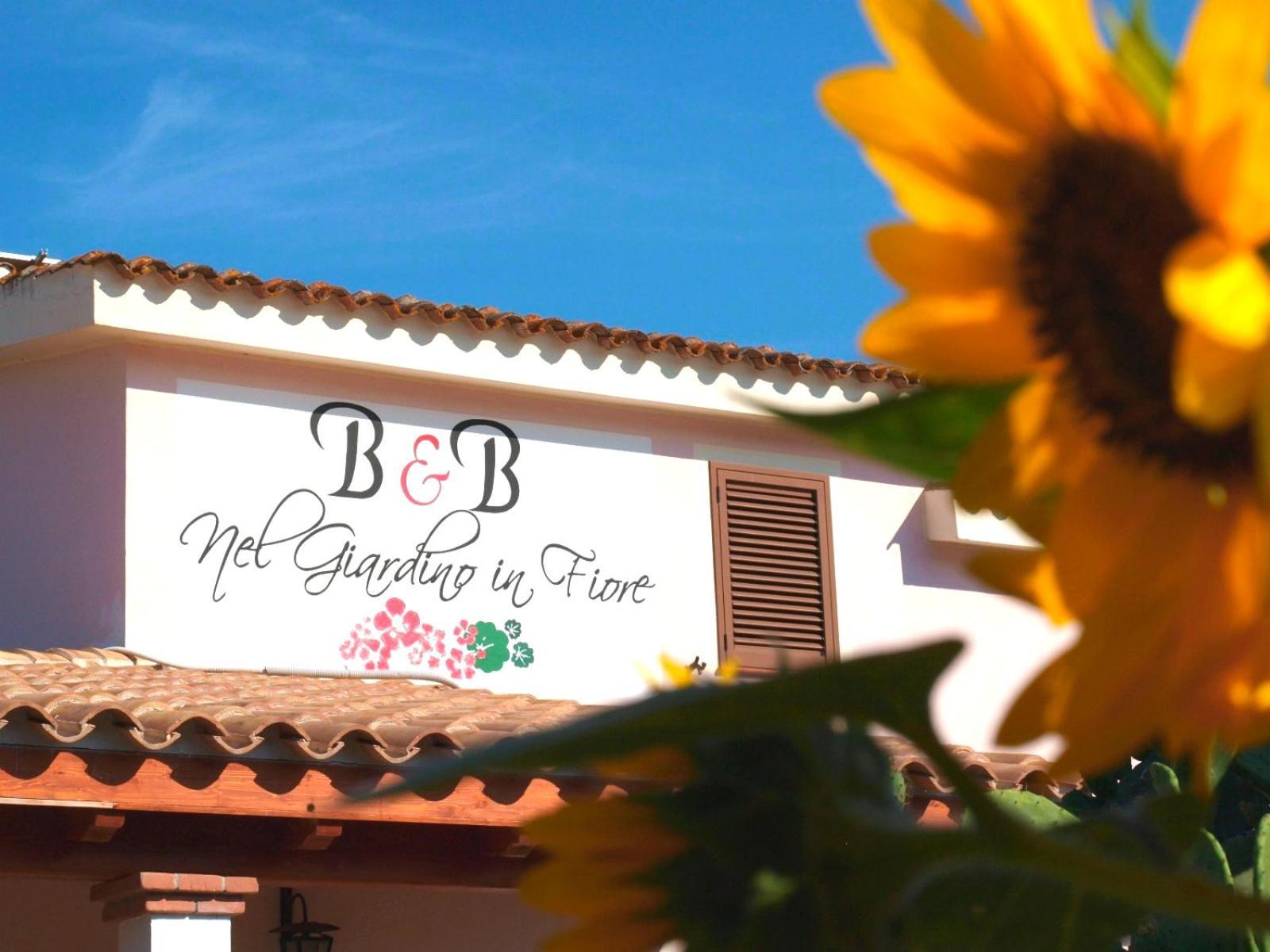 B&B Nel Giardino In Fiore Olia Speciosa Exterior foto